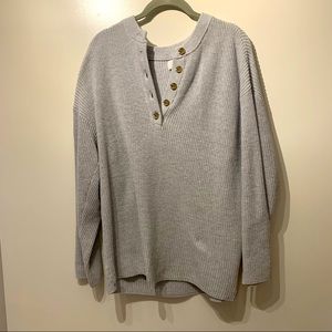 Super soft button crewneck